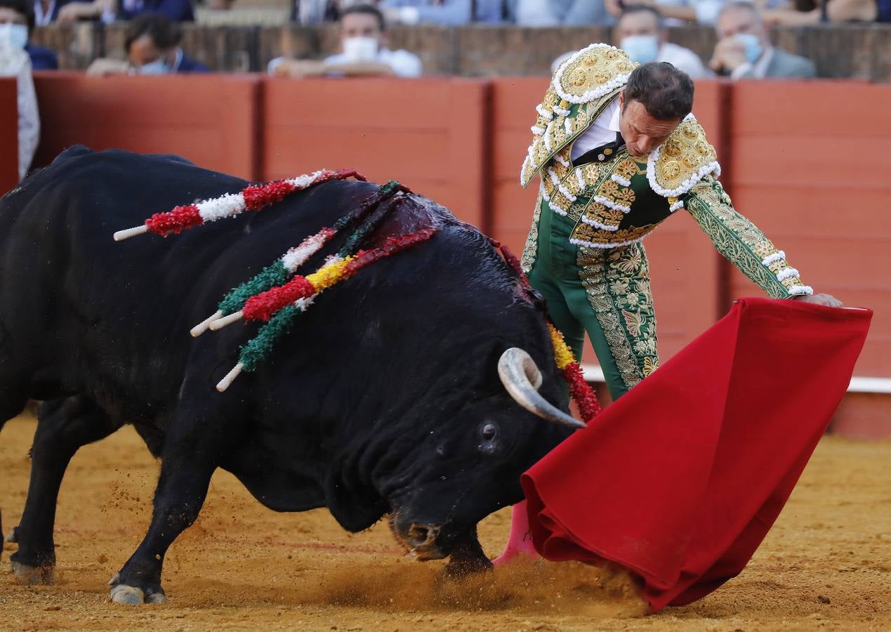 Antonio Ferrera, de  verde esperanza y oro en la Maestranza