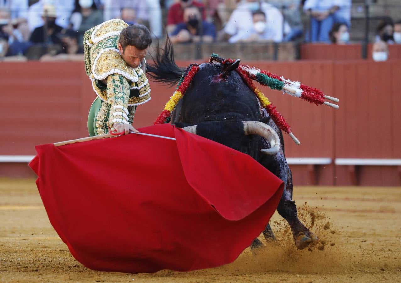 Antonio Ferrera, de  verde esperanza y oro en la Maestranza