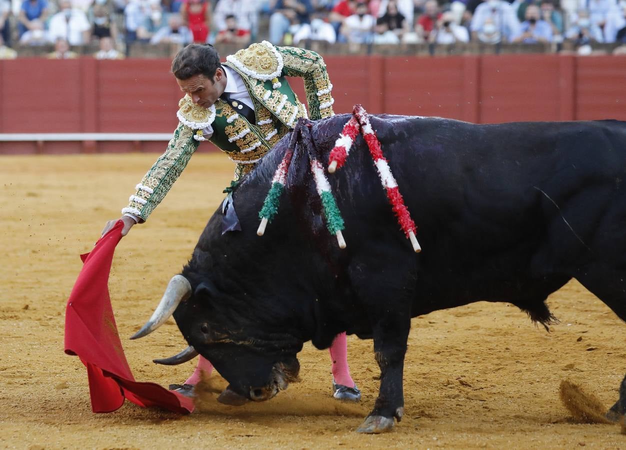 Antonio Ferrera, de  verde esperanza y oro en la Maestranza