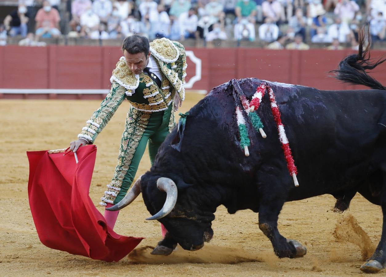 Antonio Ferrera, de  verde esperanza y oro en la Maestranza