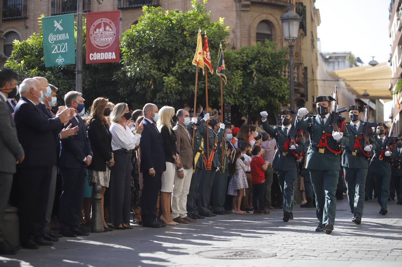 El izado de la bandera de España en los actos de la Guardia Civil por su patrona, en imágenes (II)