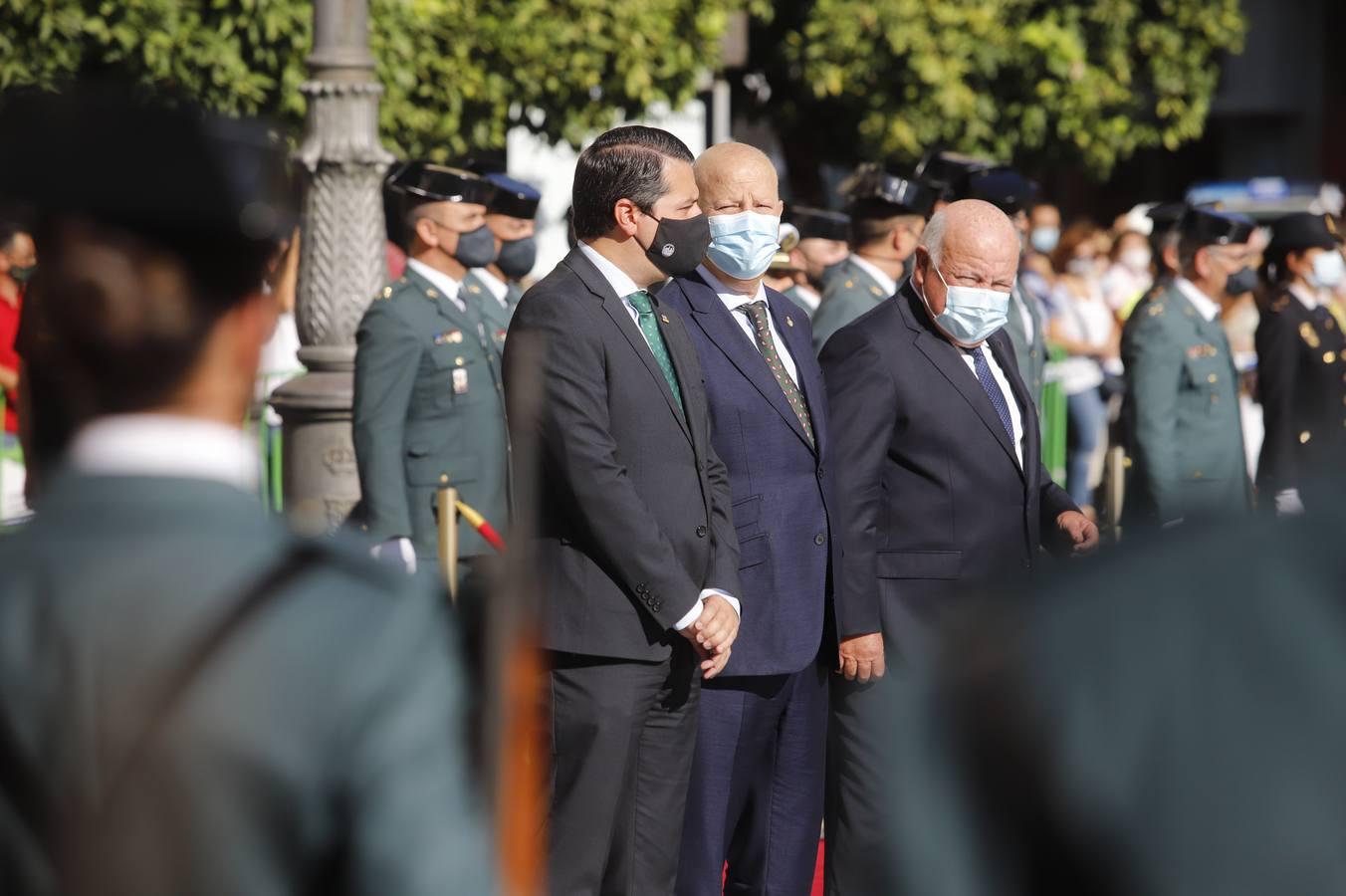 El izado de la bandera de España en los actos de la Guardia Civil por su patrona, en imágenes