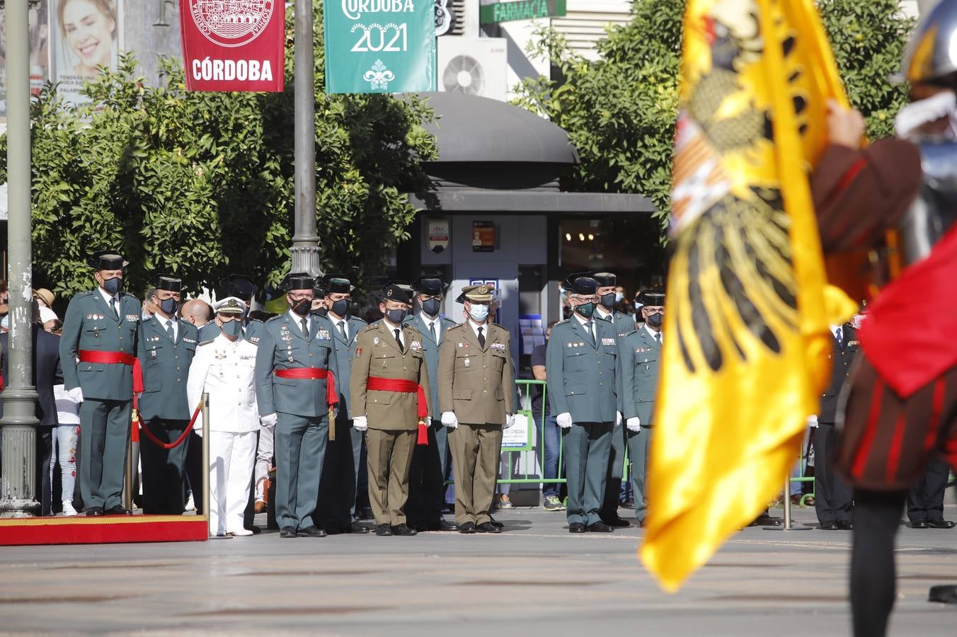 El izado de la bandera de España en los actos de la Guardia Civil por su patrona, en imágenes (II)