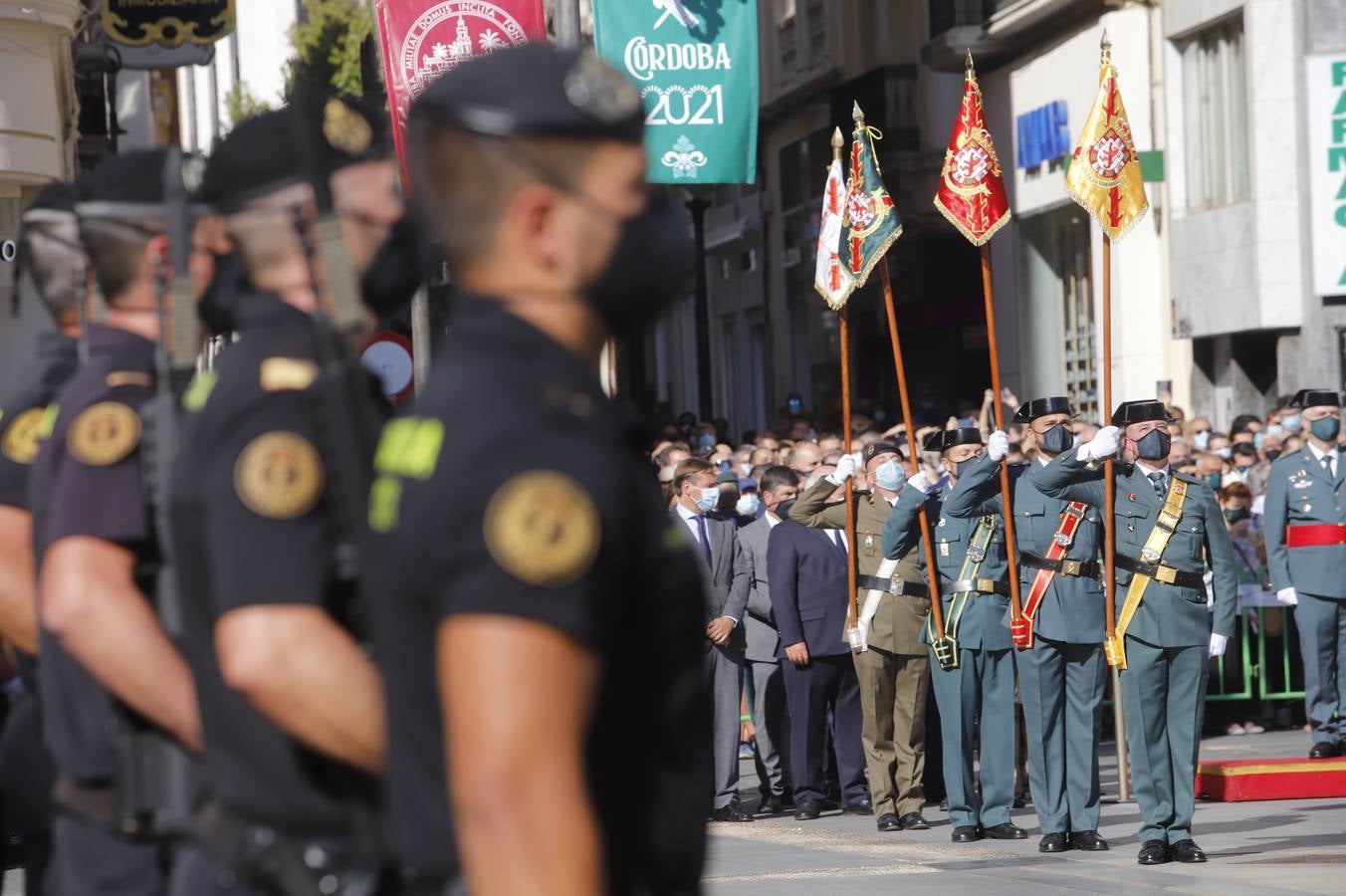 El izado de la bandera de España en los actos de la Guardia Civil por su patrona, en imágenes (II)