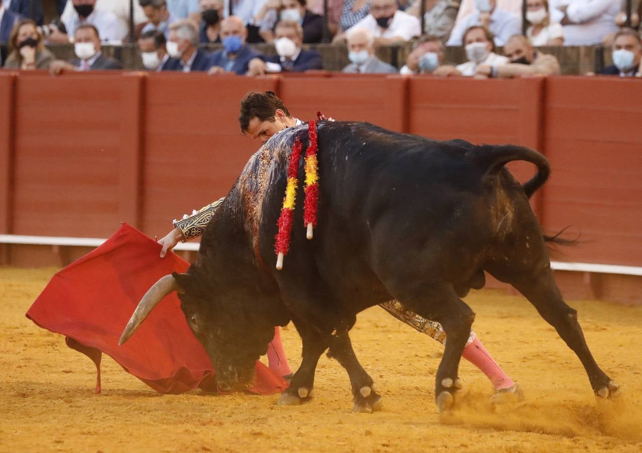 Daniel Luque, de azul y oro en la Maestranza