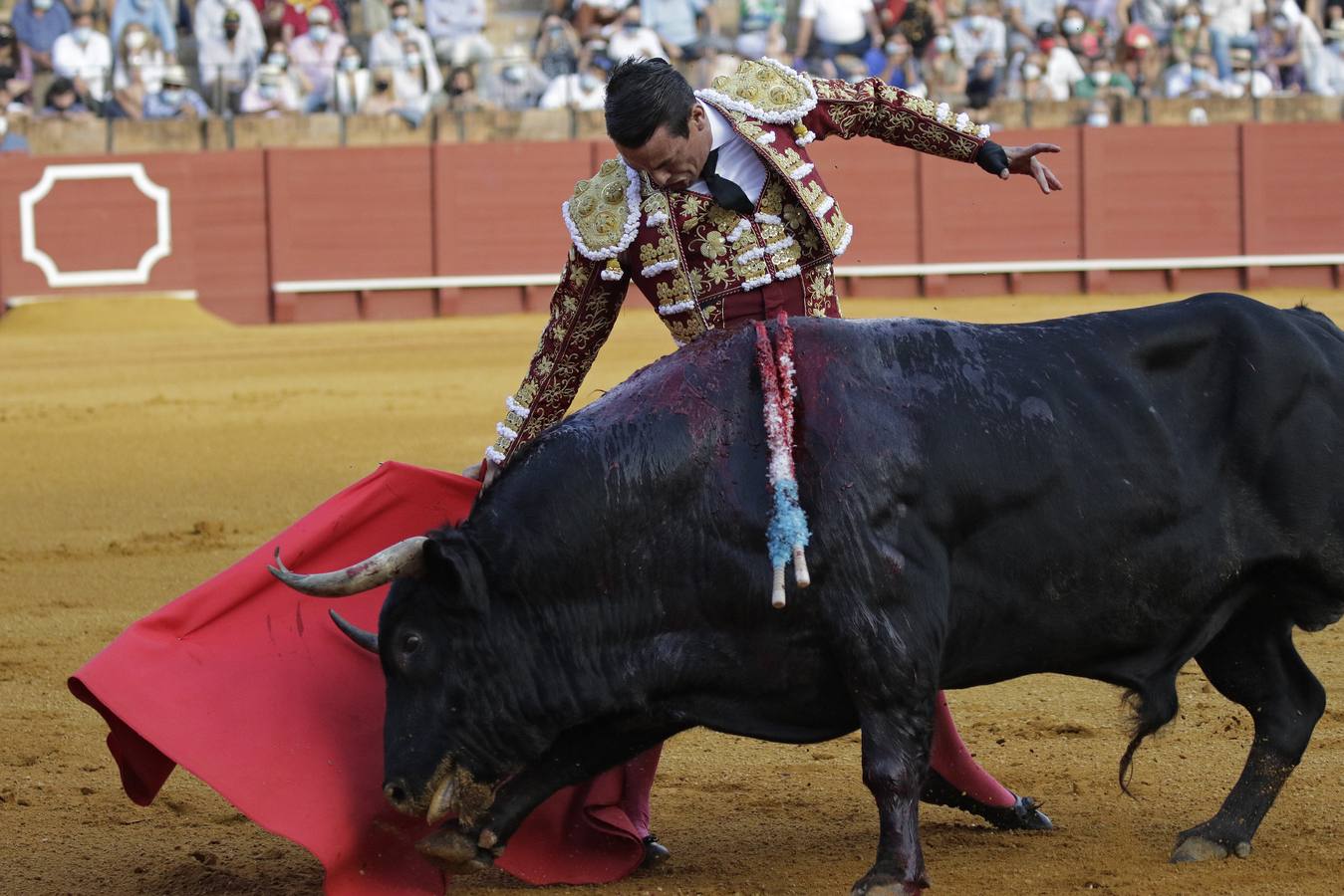 José Mª Manzanares, de corinto y oro en la Maestranza