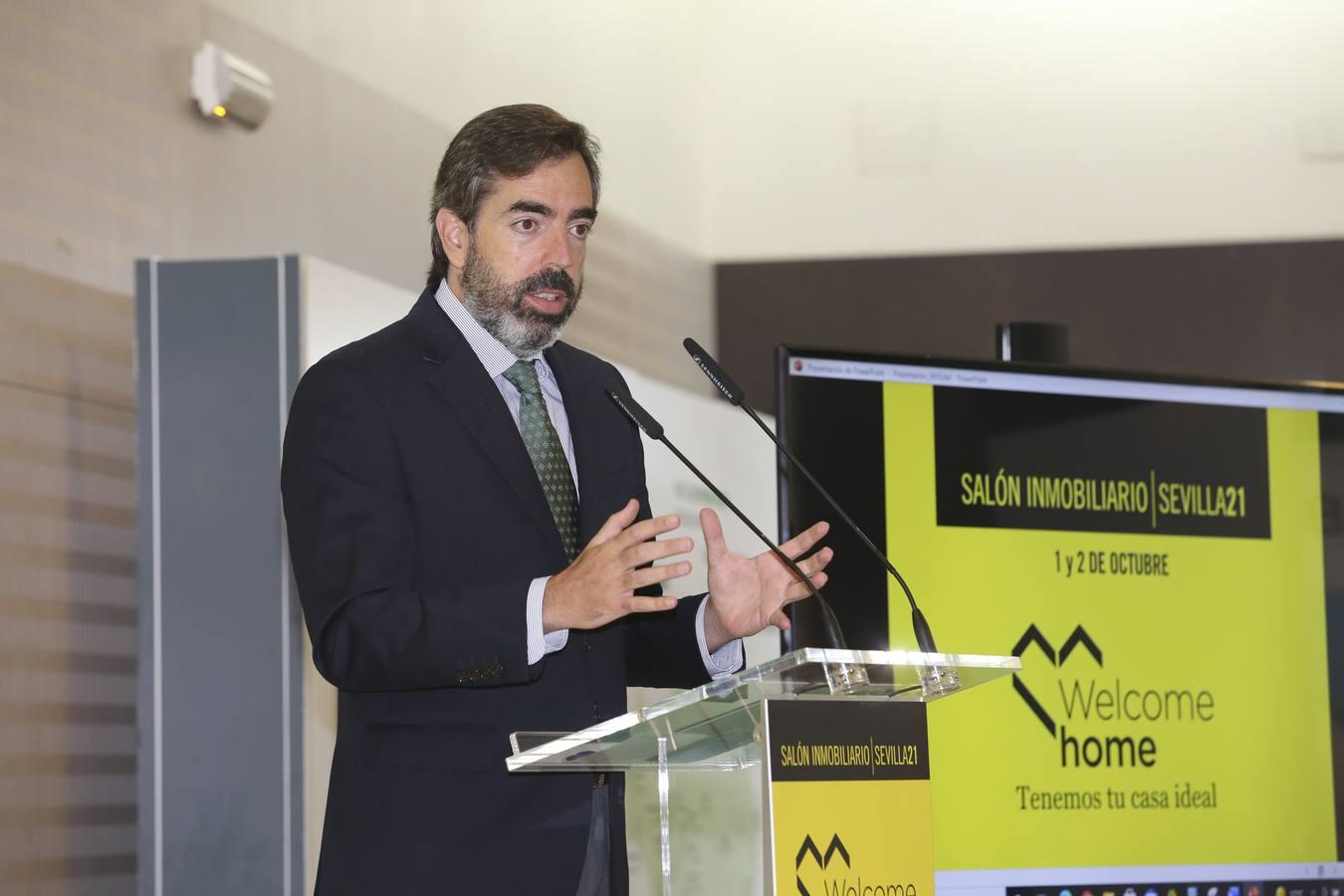 El redactor jefe en ABC Sevilla, Luis Montoto, durante la inauguración del salón inmobiliario