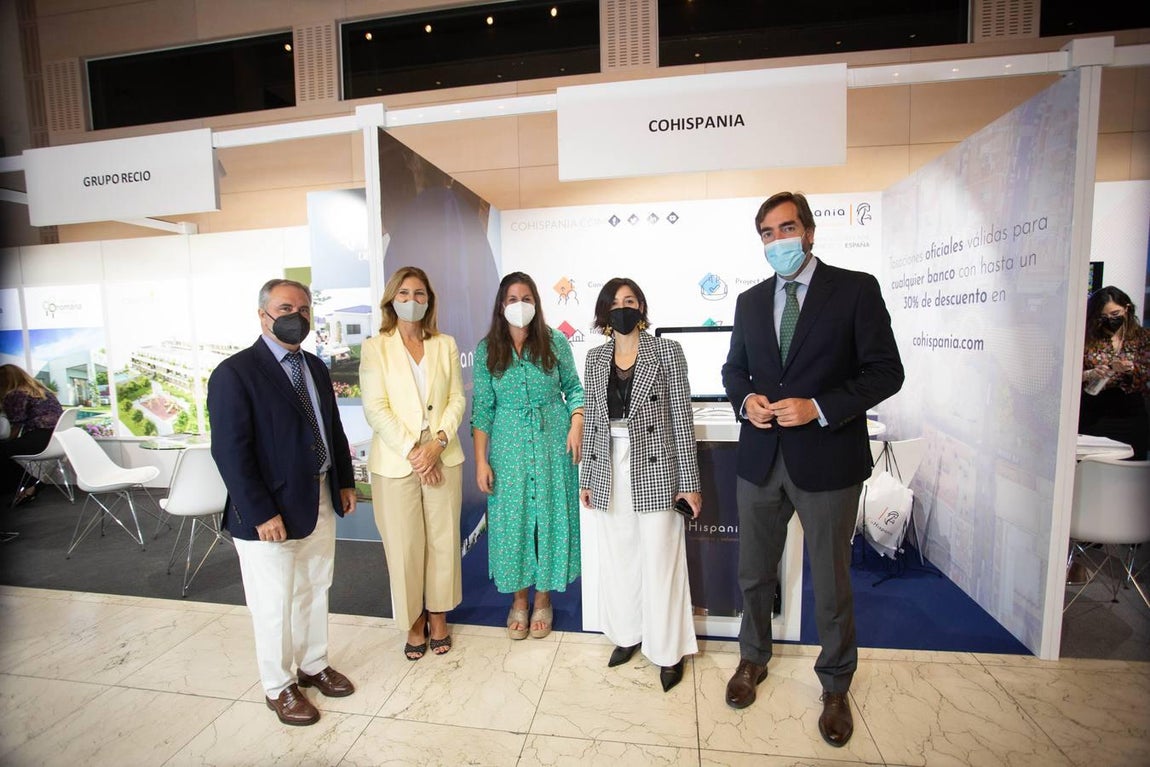 Mariano Martín, Alicia Martínez, Patricia Hernández y Luis Montoto visitan el stand de Cohispania