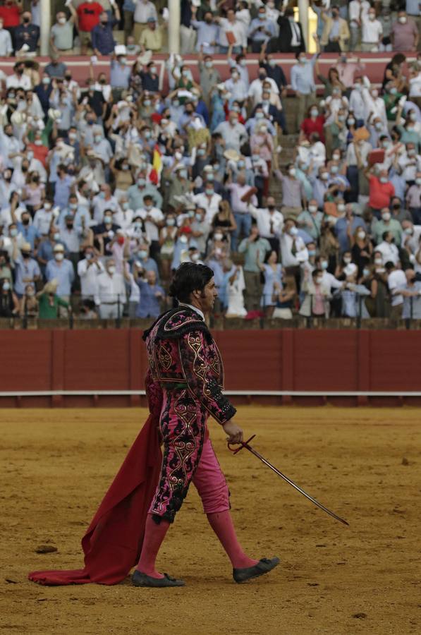 Morante de la Puebla, de rosa y azabache en la Maestranza