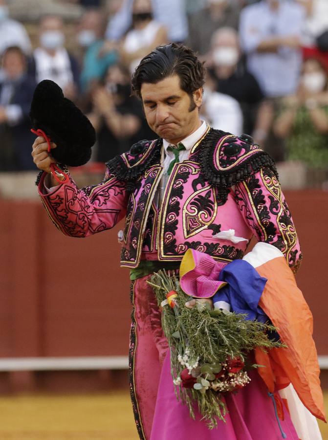 Morante de la Puebla, de rosa y azabache en la Maestranza