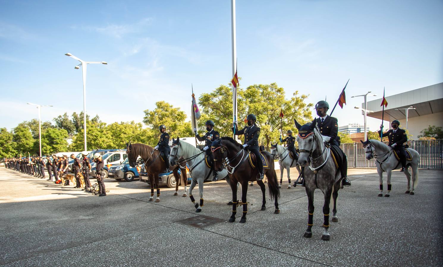 La Policía Nacional celebra su festividad con la imposición de las Cruces al Mérito Policial