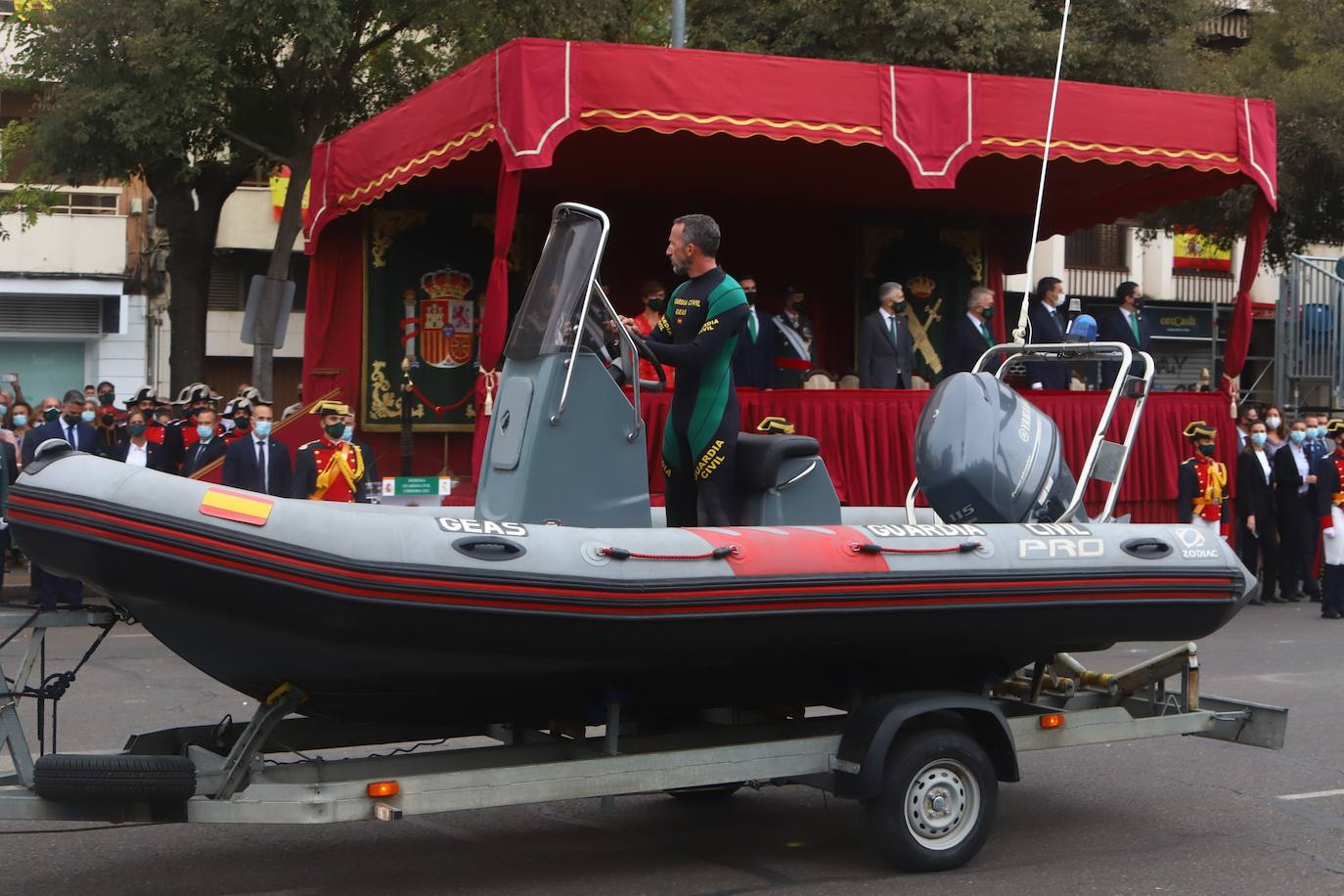 Actos nacionales por la Patrona | El desfile de la Guardia Civil en Córdoba, en imágenes (II)