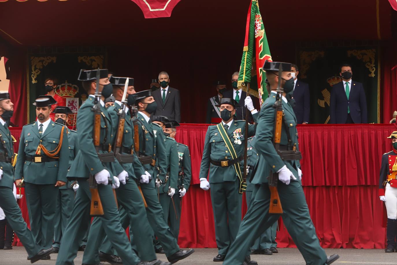 Actos nacionales por la Patrona | El desfile de la Guardia Civil en Córdoba, en imágenes (II)