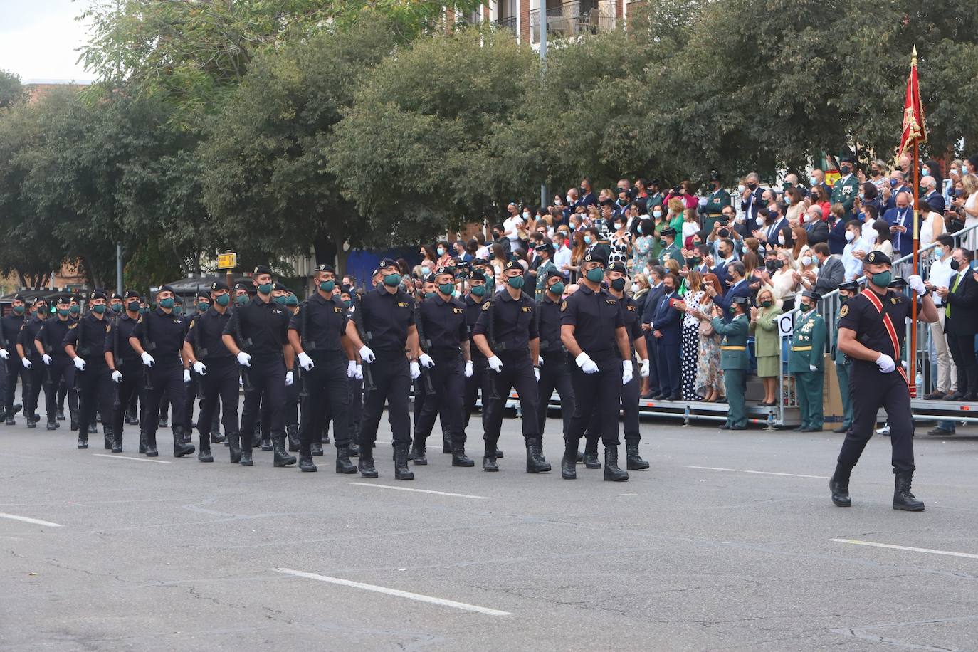 Actos nacionales por la Patrona | El desfile de la Guardia Civil en Córdoba, en imágenes (II)