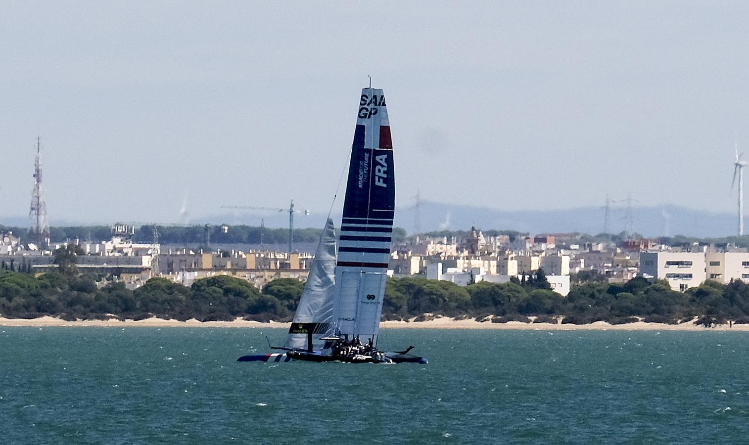 FOTOS: Los catamaranes de la SailGP ya entrenan en aguas de la bahía de Cádiz