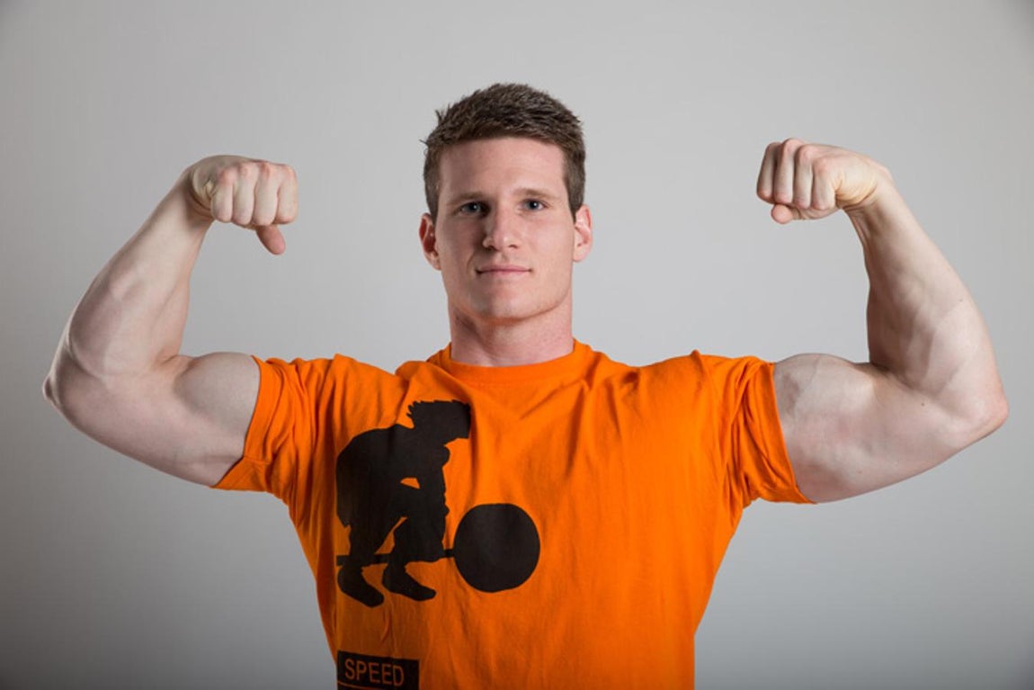 David Marchante, de @powerexplosive. Su crecimiento ha sido rápido y exponencial pues este graduado en Ciencias de la Actividad Física y el Deporte ha superado en poco tiempo el medio millón de seguidores en Instagram, a través de su cuenta @powerexplosive. Y en Youtube ya ha rebasado el medio millón de seguidores. Su popularidad creció cuando Pablo Motos, al que entrena, le ofreció cumplir su sueño en directo: conseguir el récord Guinness con las dominadas más pesadas del mundo.