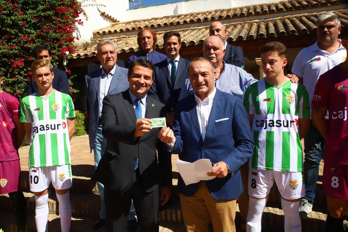 El guiño a Córdoba en la presentación de las camisetas del Atlético Cordobés, en imágenes