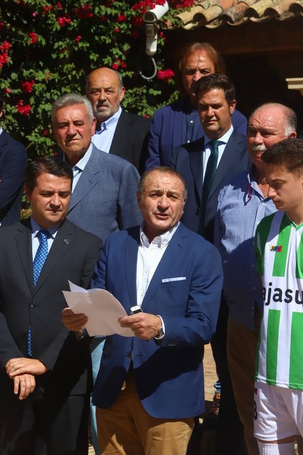 El guiño a Córdoba en la presentación de las camisetas del Atlético Cordobés, en imágenes