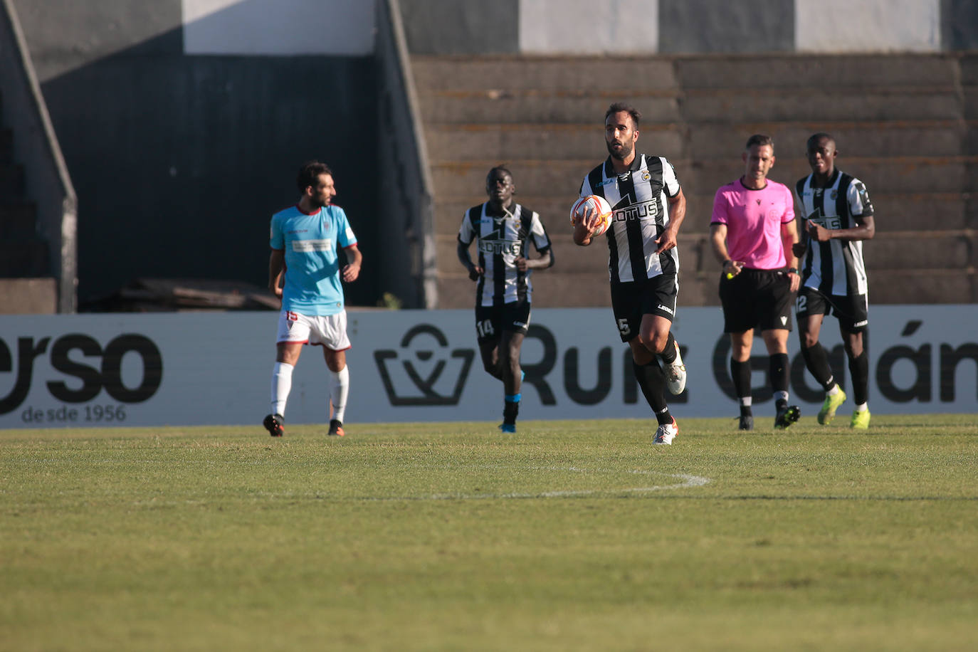 Las mejores imágenes de la victoria del Córdoba CF ante el Linense