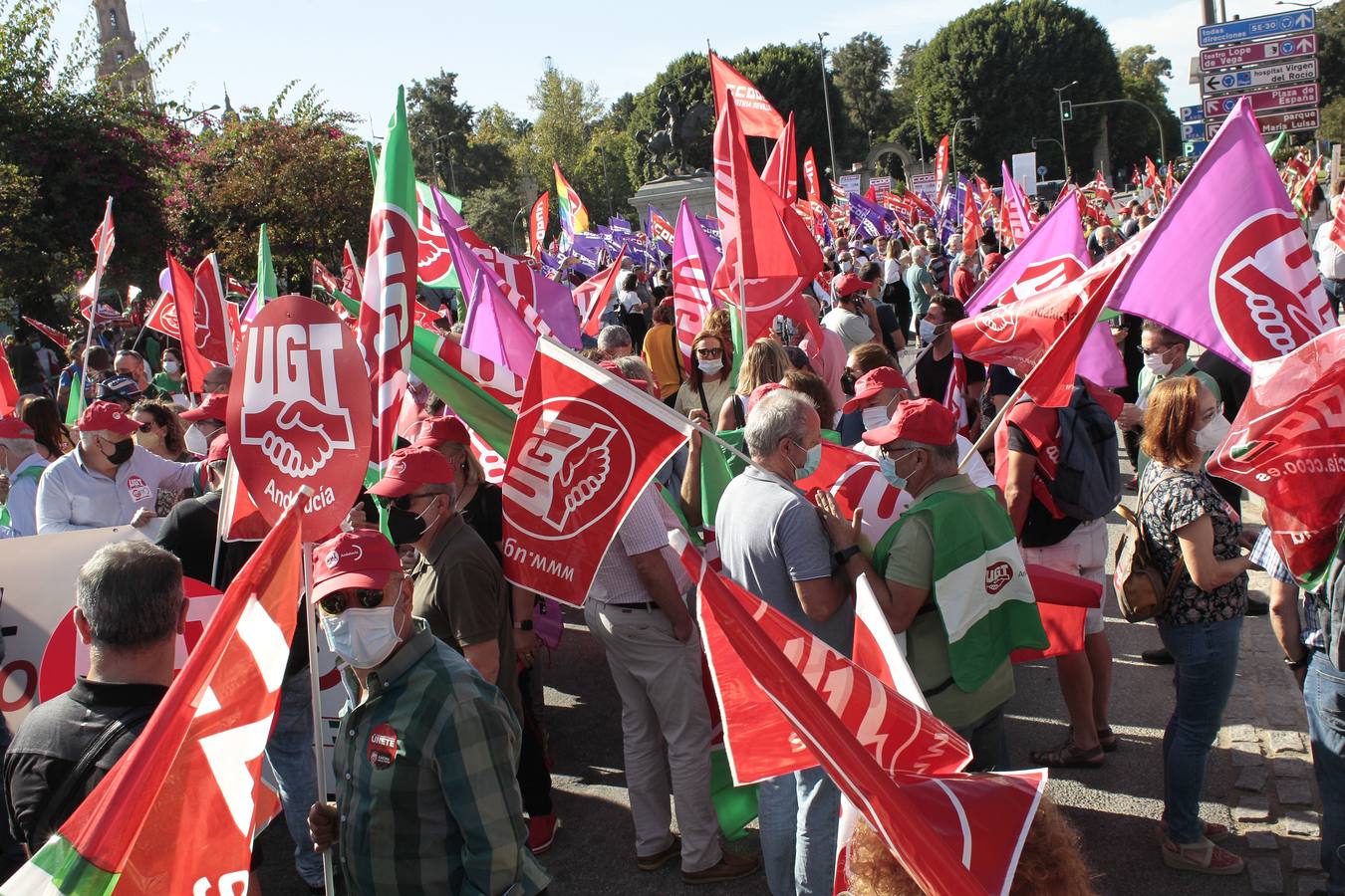 Los sindicatos UGT y CCOO cambian su estrategia y se manifiestan contra Juanma Moreno y el Gobierno andaluz