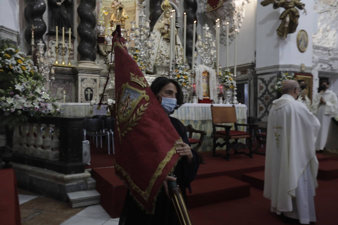 FOTOS: Cádiz volcada con su patrona, la Virgen del Rosario