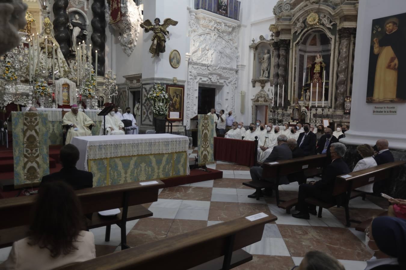 FOTOS: Cádiz volcada con su patrona, la Virgen del Rosario