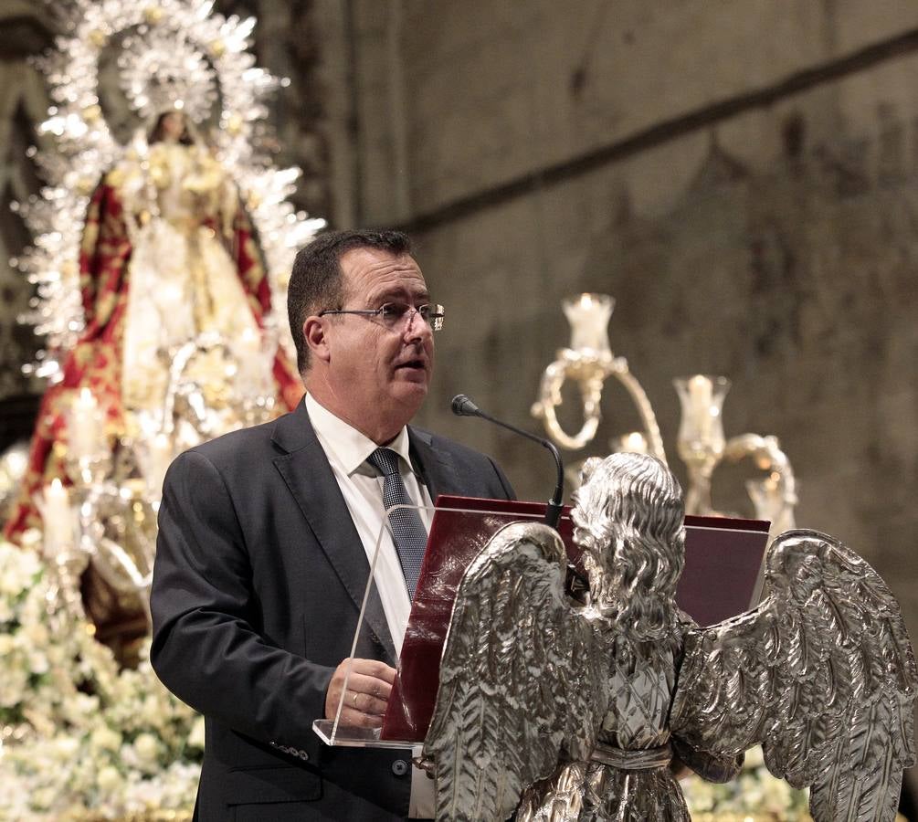 Rosa García Perea pregona las Glorias de Sevilla