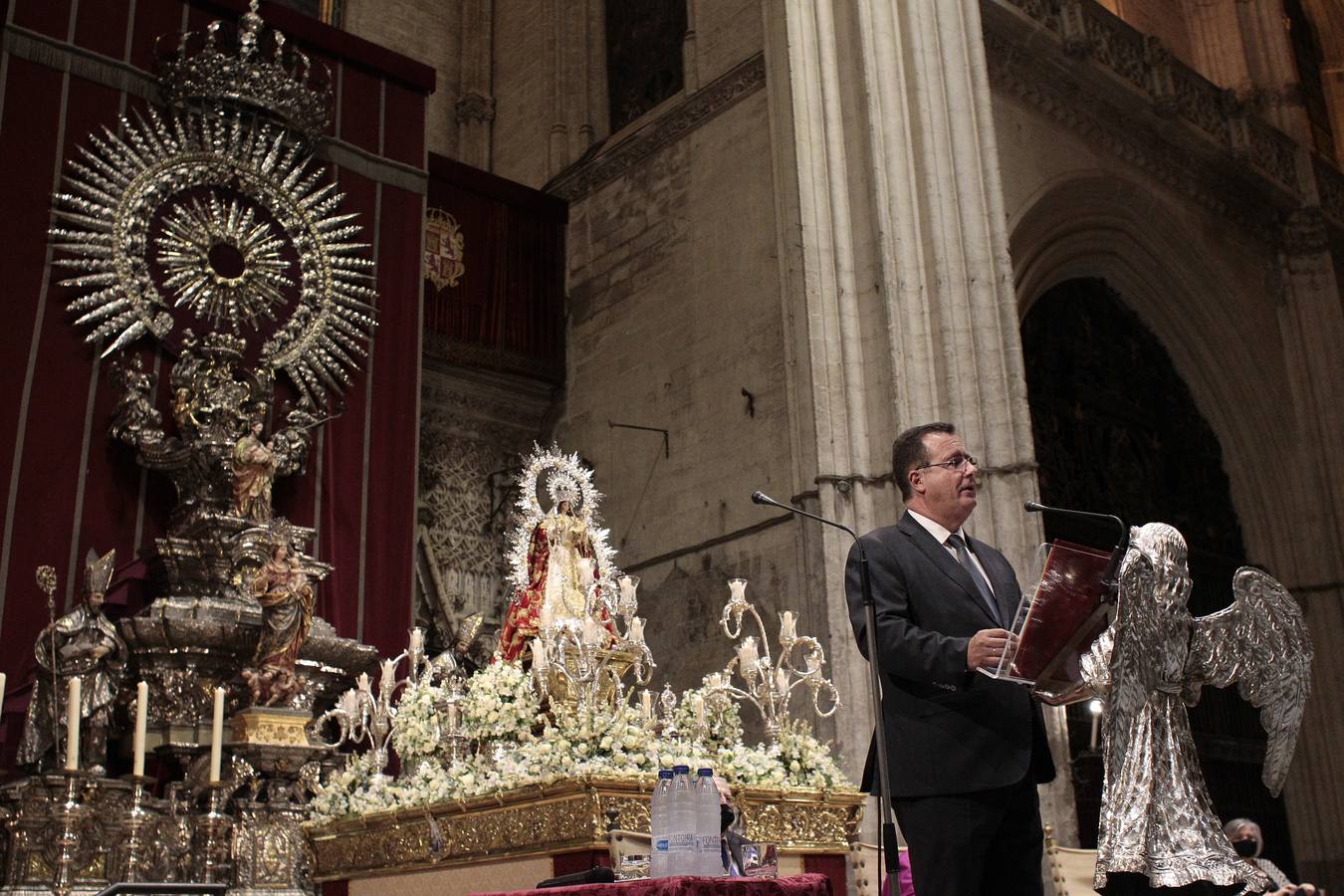 Rosa García Perea pregona las Glorias de Sevilla