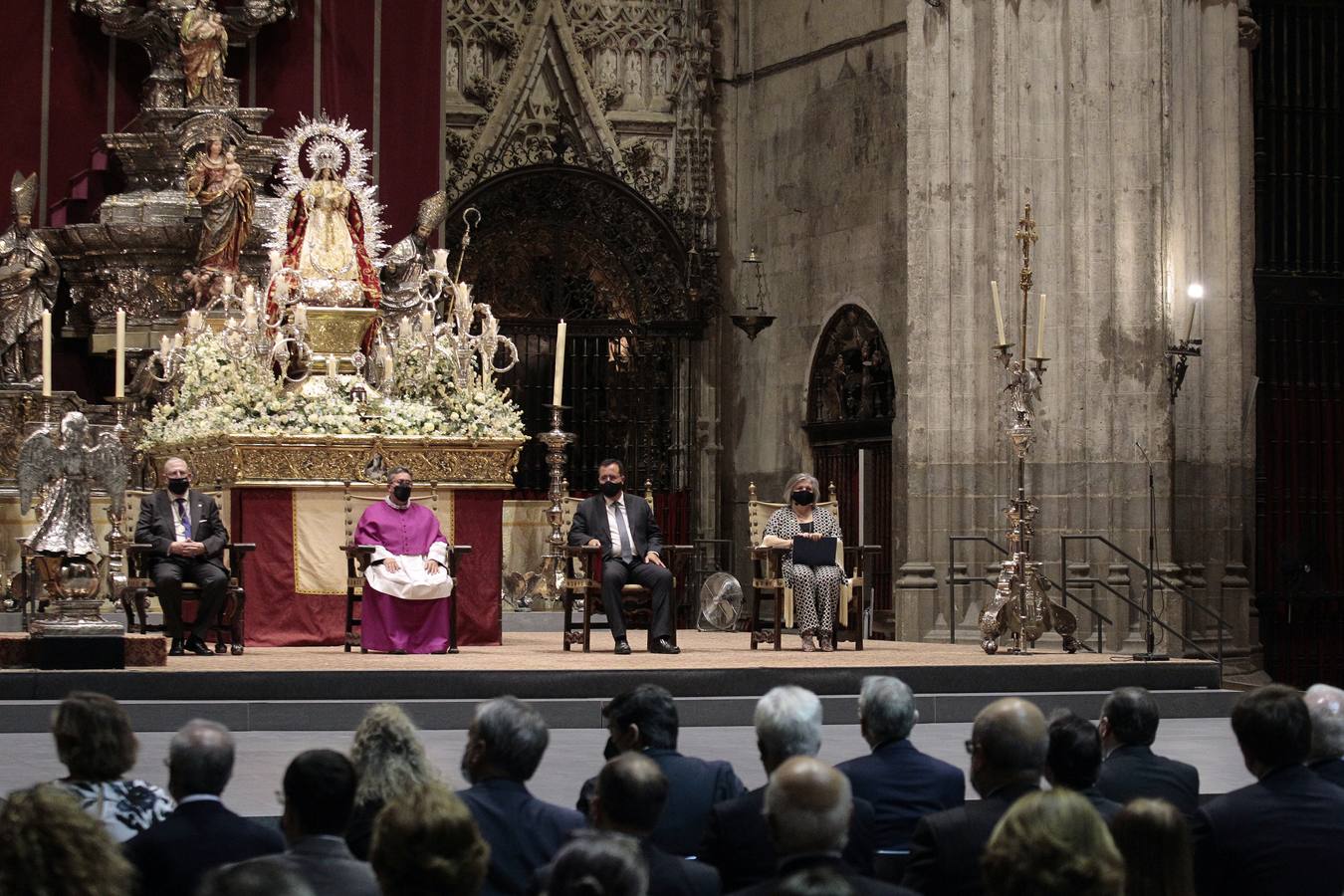 Rosa García Perea pregona las Glorias de Sevilla