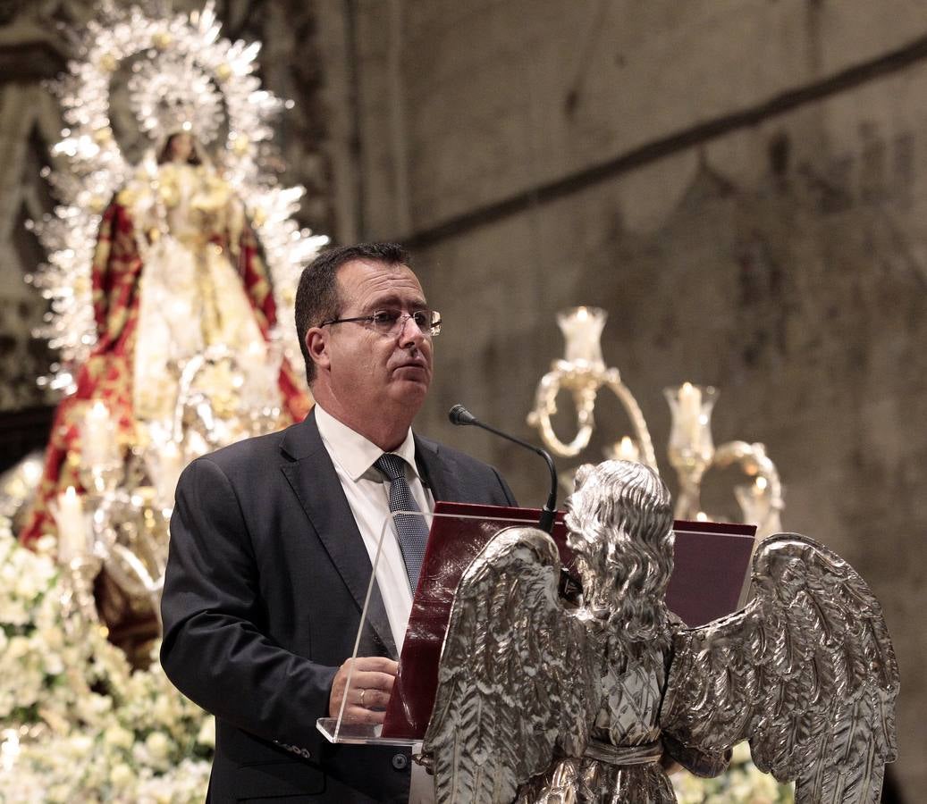 Rosa García Perea pregona las Glorias de Sevilla