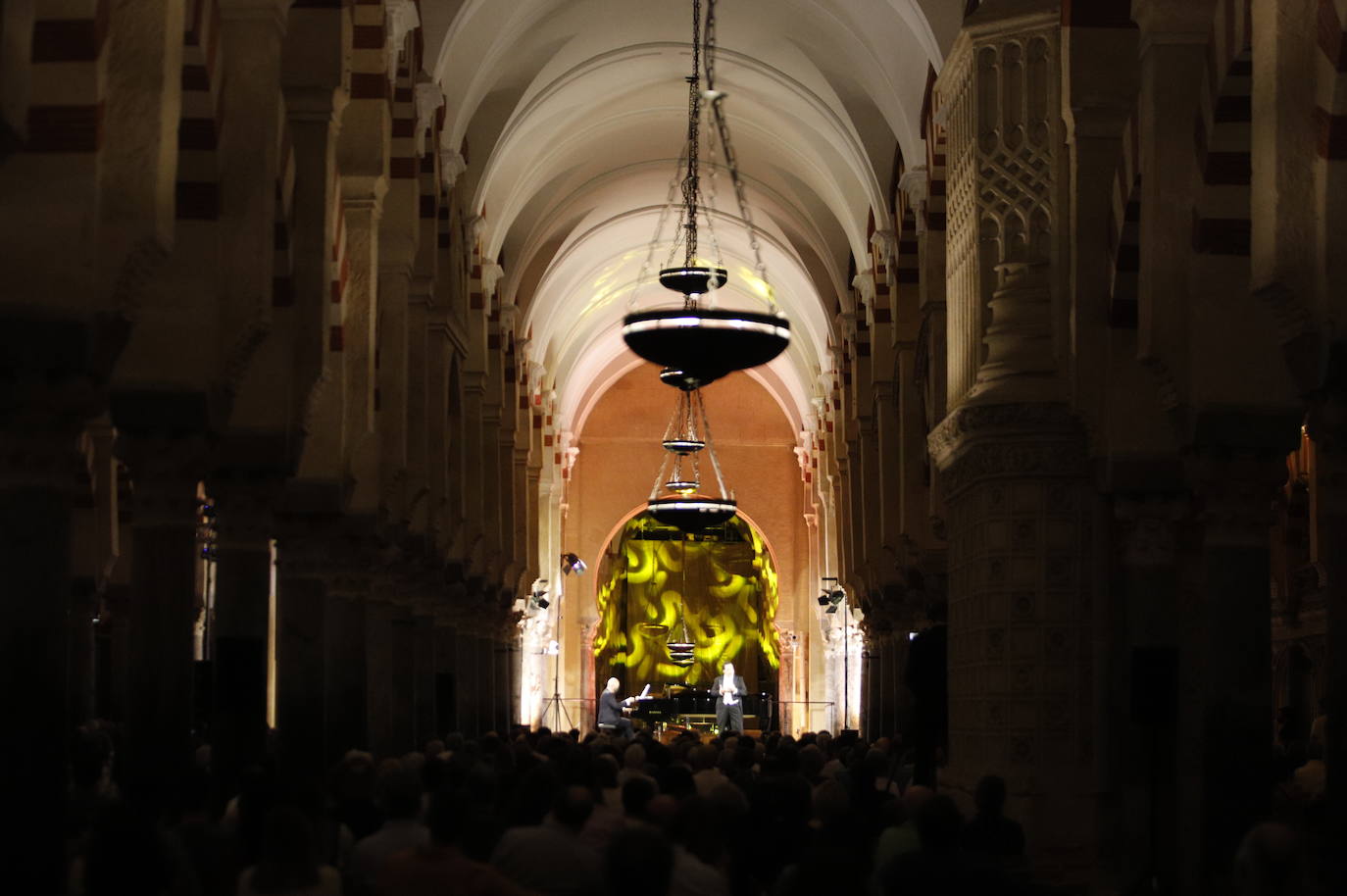 El recital lírico en la Mezquita-Catedral de Córdoba, en imágenes