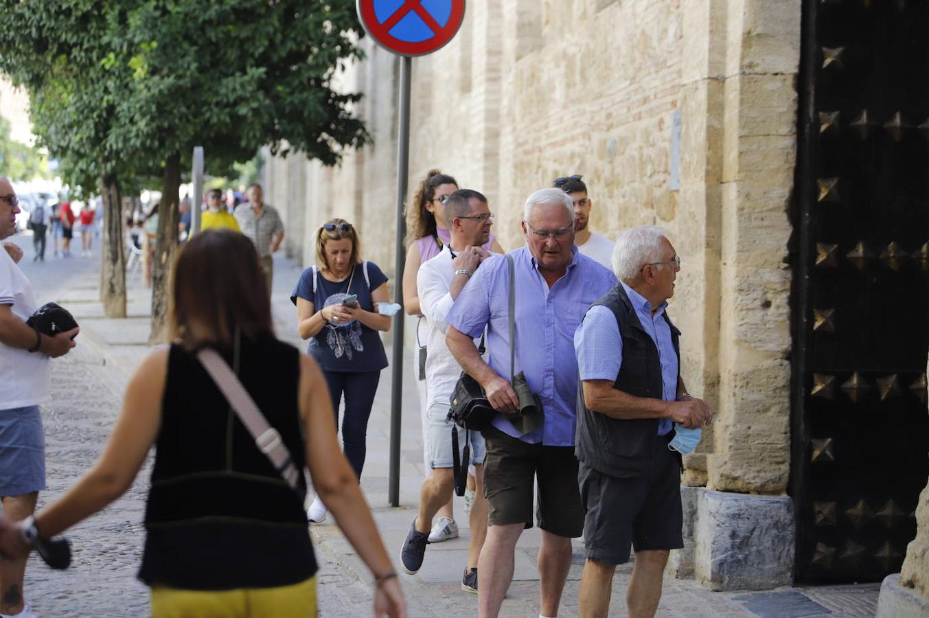 El turismo en Córdoba en el Puente del Pilar, en imágenes