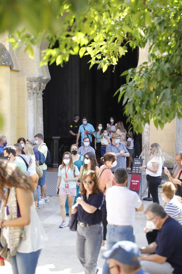 El turismo en Córdoba en el Puente del Pilar, en imágenes