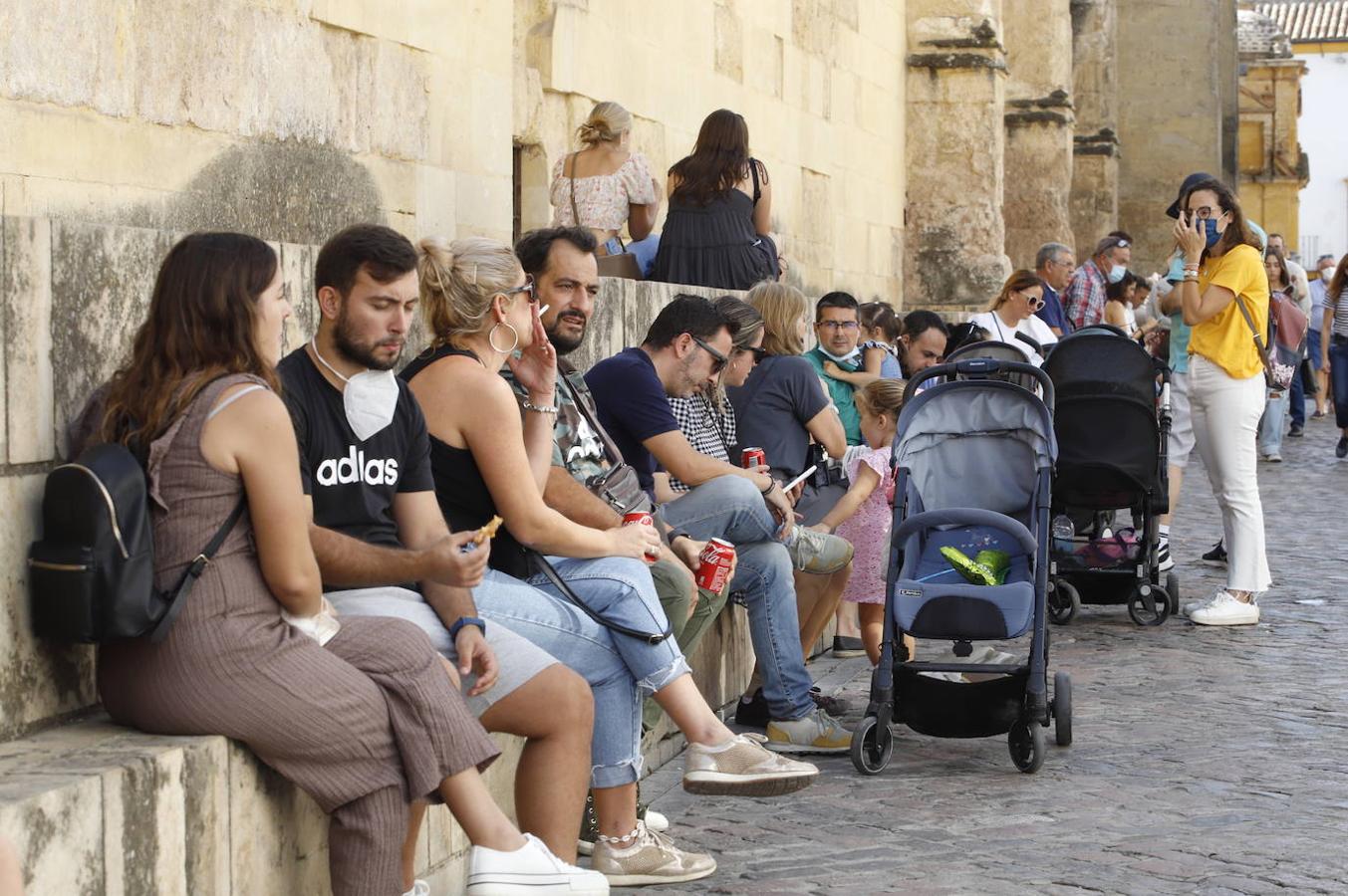 El turismo en Córdoba en el Puente del Pilar, en imágenes