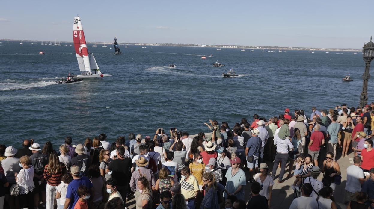 En imágenes: Domingo de SailGP por las calles de Cádiz