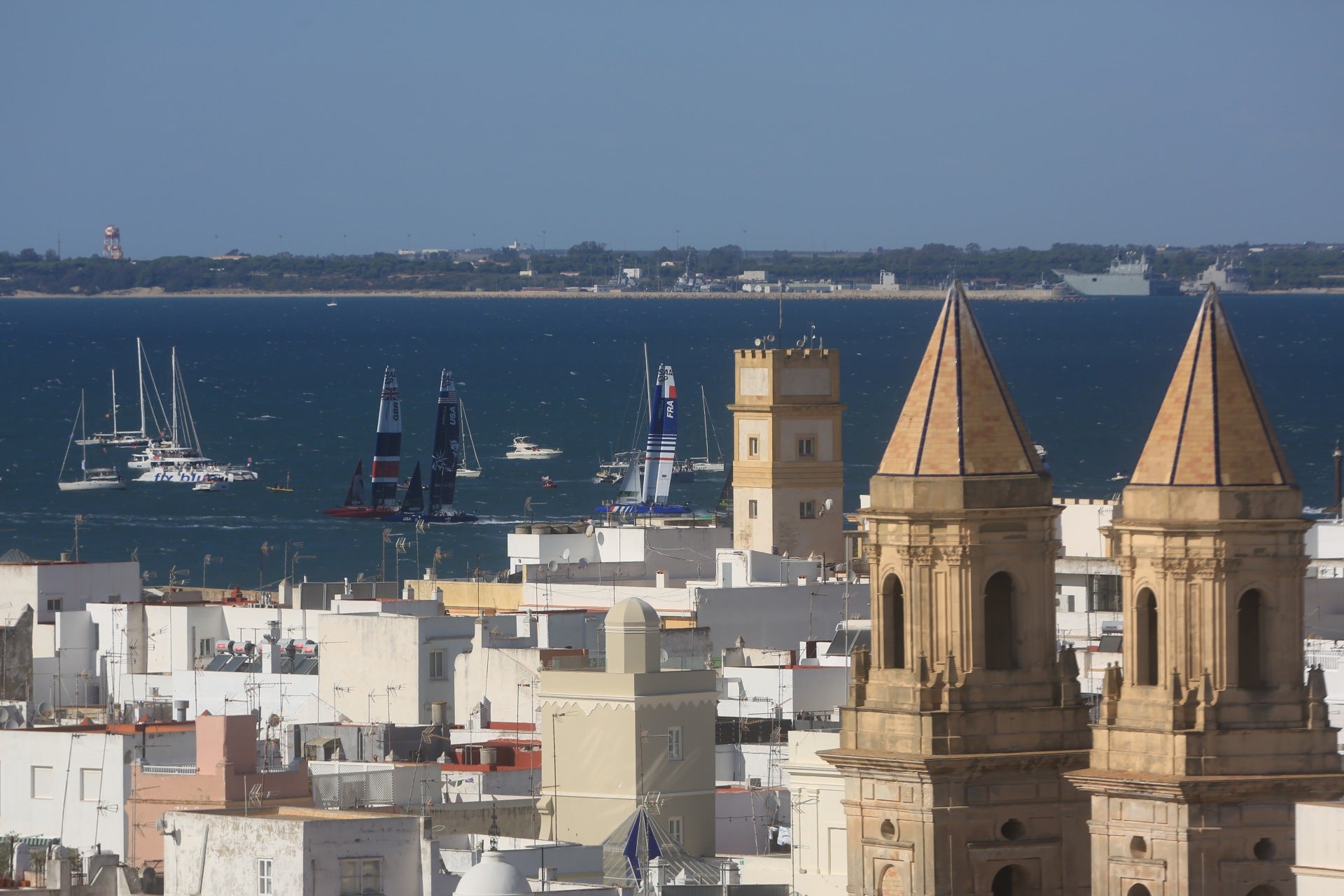 En imágenes: Domingo de SailGP por las calles de Cádiz