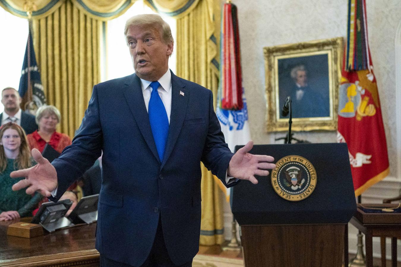 Donald Trump: obsesivo-compulsivo. Su trastorno se basa principalmente en el posible contagio de enfermedades a través de los objetos que ellos tocan y que previamente han sido tocados por otras personas