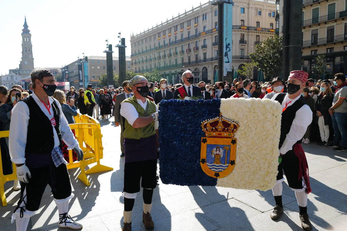 En imágenes: así ha sido la ofrenda floral a la Virgen del Pilar en Zaragoza