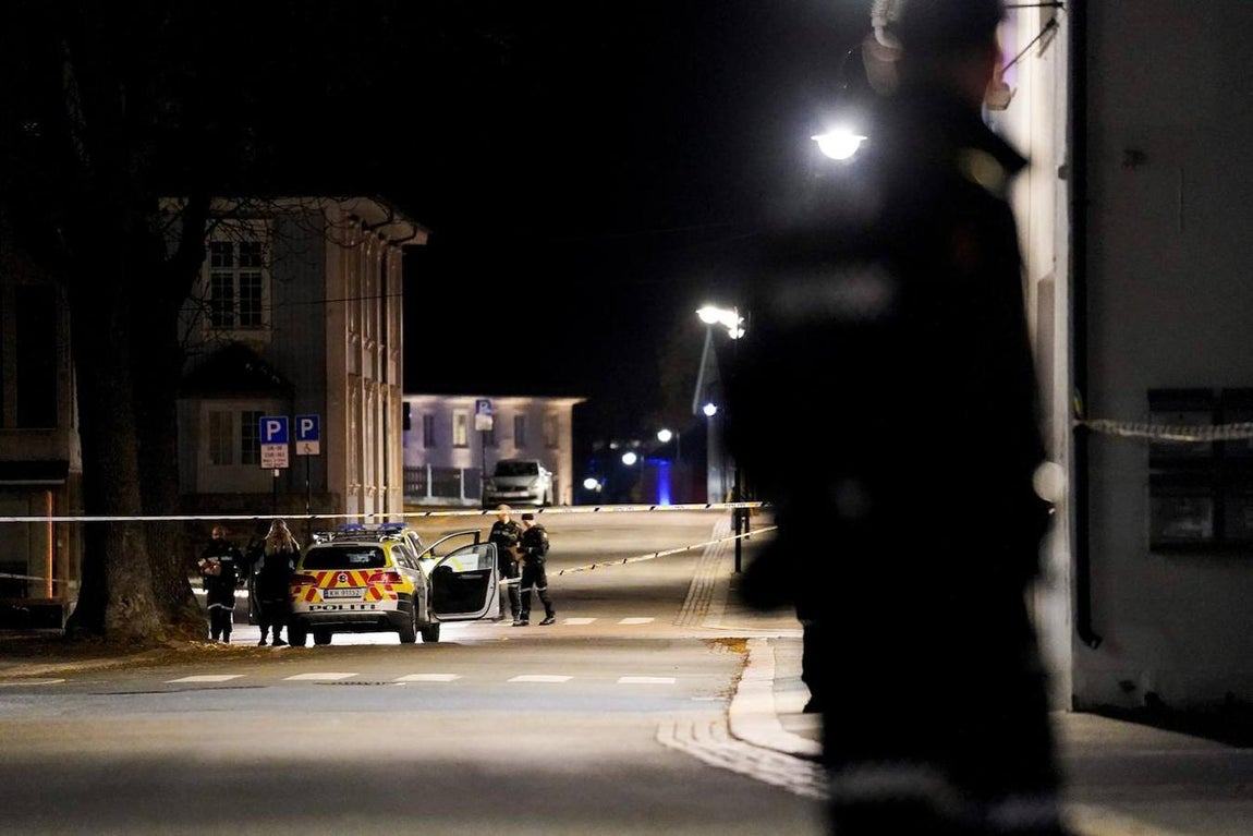 La Policía de Noruega investiga el lugar donde ha sucedido el ataque. 