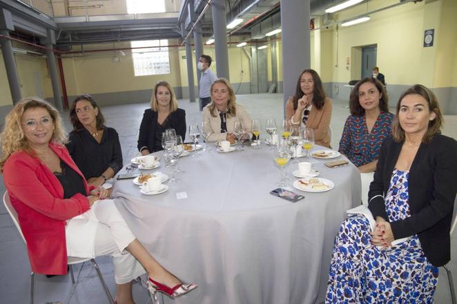 María Consolación Valiente, Silvia Rodríguez, Inmaculada Tristán, Rocío Ortega, Susana Montero, Rocío Gutiérrez y Esperanza Martínez