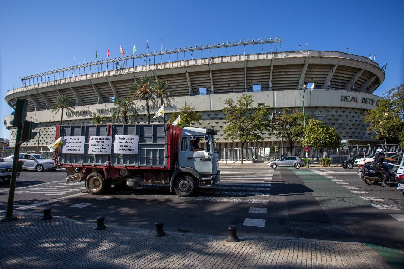 Manifestación de los agricultores andaluces contra la PAC en Sevilla