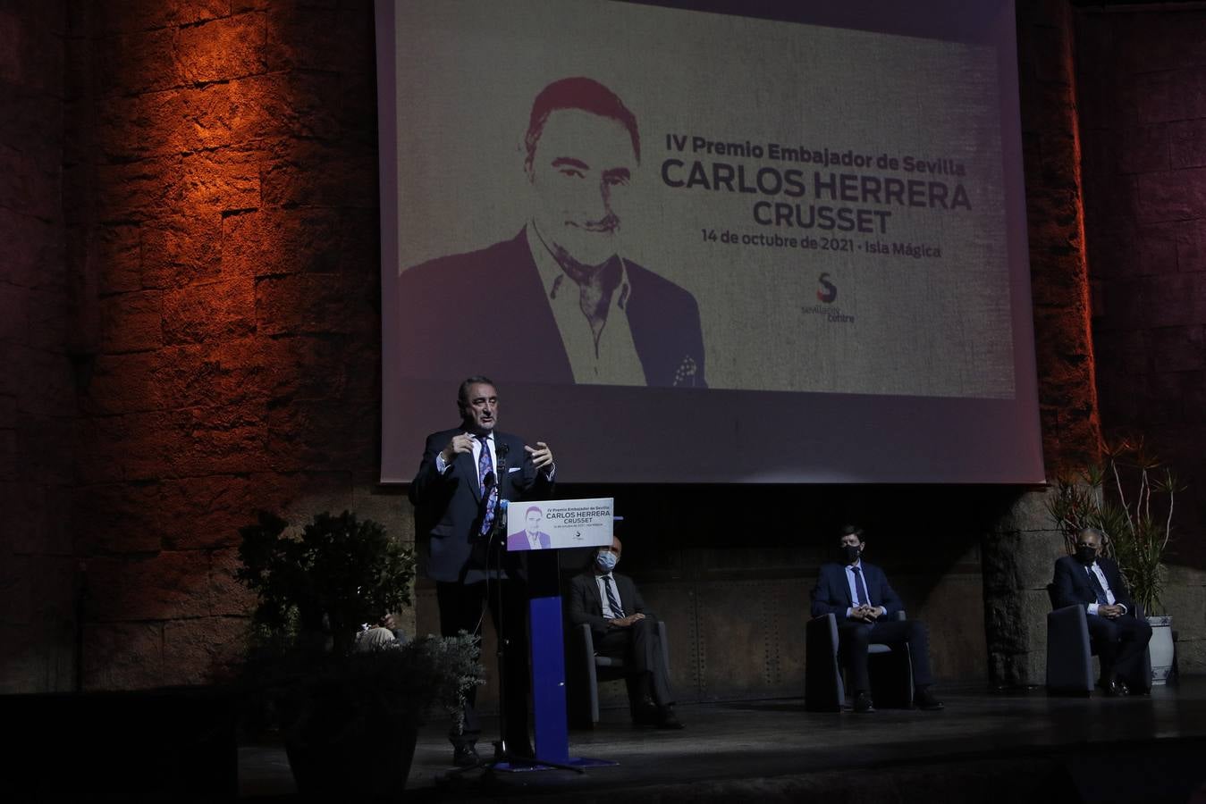 Carlos Herrera recibe el Premio Embajador de Sevilla 2021