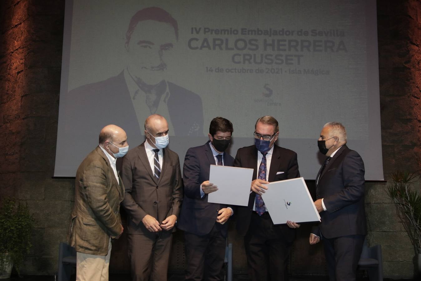 Carlos Herrera recibe el Premio Embajador de Sevilla 2021