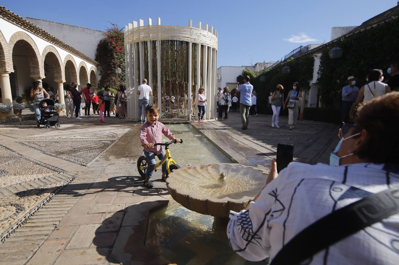 Festival Flora Córdoba 2021 | Gran ambiente de público en los patios, en imágenes (I)