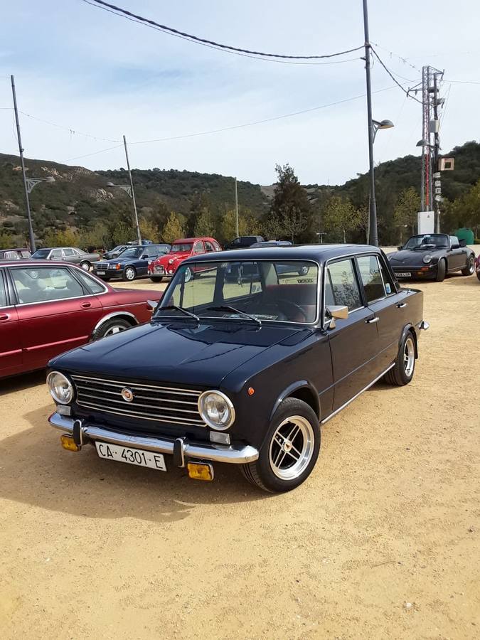 V Edición de la Exhibición de coches clásicos en Alcalá de los Gazules