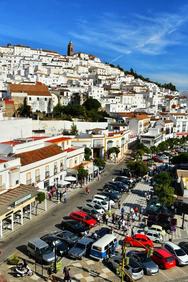 V Edición de la Exhibición de coches clásicos en Alcalá de los Gazules