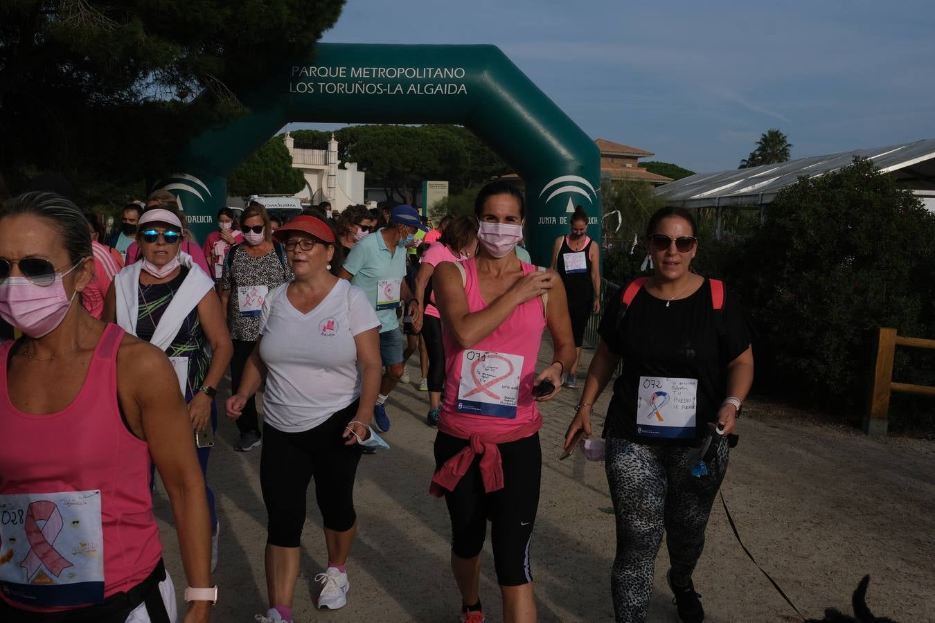 La Marcha Rosa reúne a cientos de personas en Los Toruños para luchar contra cáncer