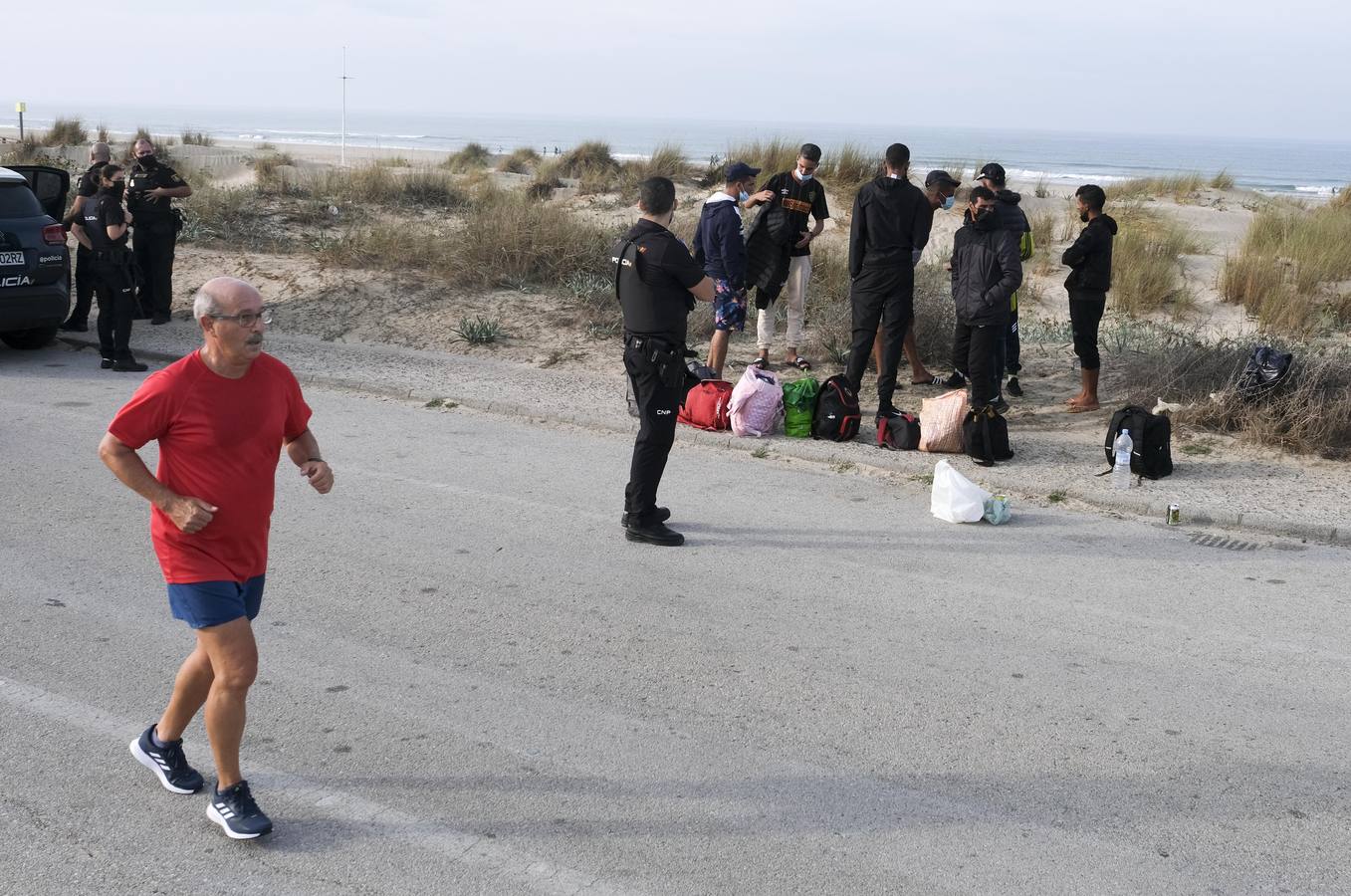 Llegan tres pateras en solo unas horas a Conil y Cádiz capital