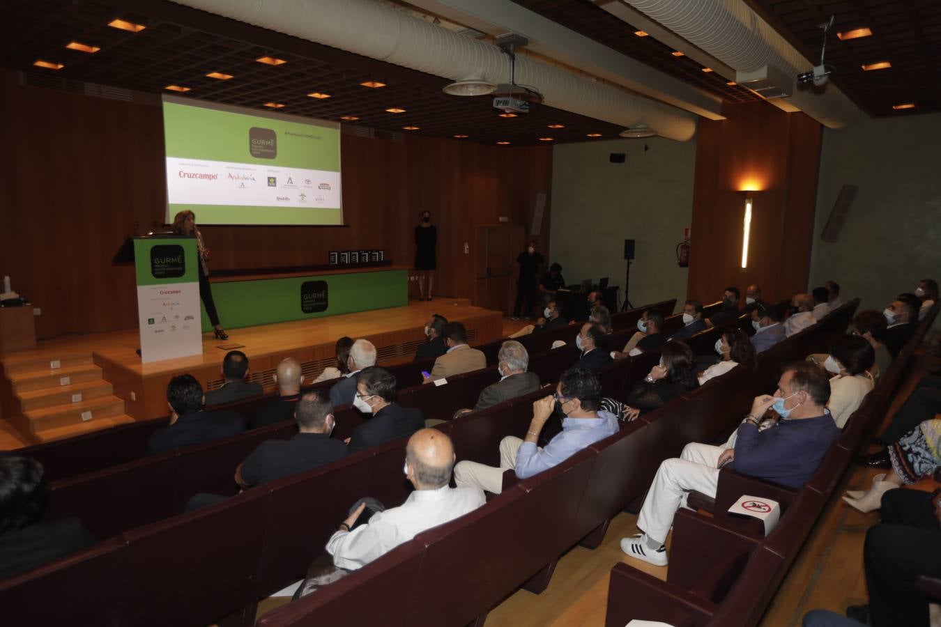 Gran ambiente y caras conocidas en los Premios Gurmé Cádiz