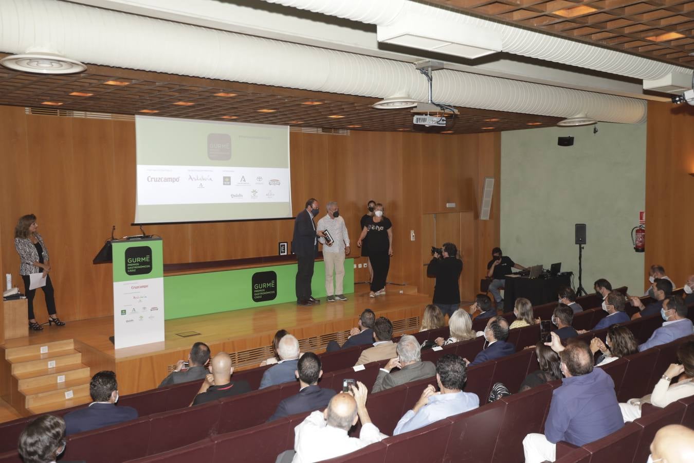 Gran ambiente y caras conocidas en los Premios Gurmé Cádiz